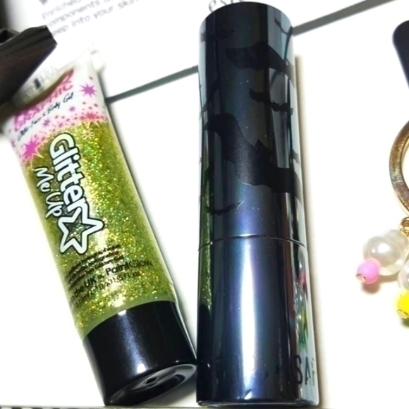 Basic B%@*! Mac And Macaroons Bundle - Picture 5 of 8